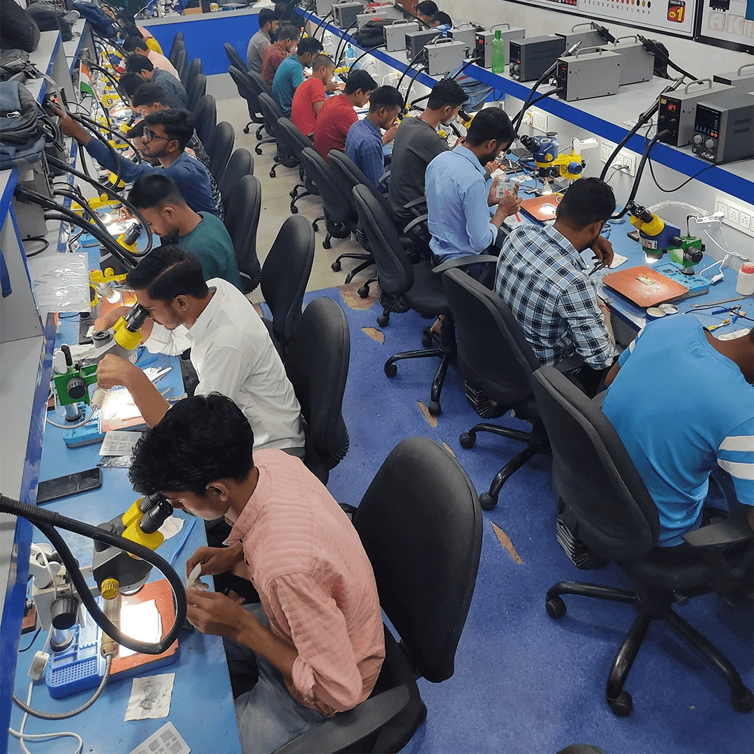 What Makes AK Info the Best Mobile Repairing Institute What Makes AK Info the Best Mobile Repairing Institute